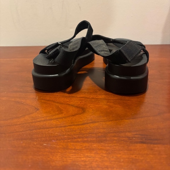 H&M Divided Platform Sandals in Black Size 38/7 - Picture 4 of 8